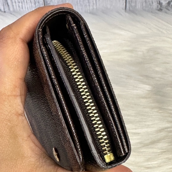 LOUIS VUITTON zip medium wallet in damier ebene - Picture 5 of 17